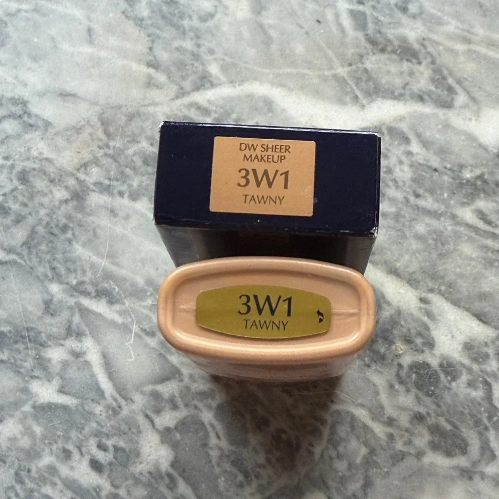 Estée Estee Lauder Double Wear Sheer Long-Wear Makeup 3W1 Tawny 1 fl. oz.